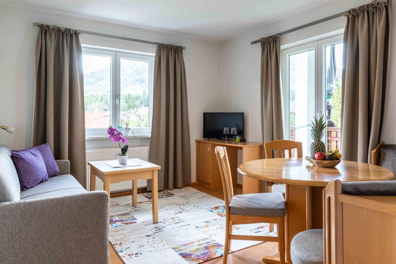 Appartementhaus Bergland Obsteig Eksteriør billede